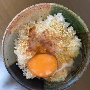 ごま油が香る！簡単！アレンジ！たまごかけご飯